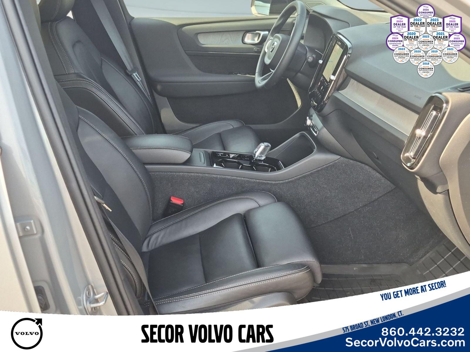 Used 2024 Volvo XC40 B5 Plus w/ Climate Package AWD/4WD image 17