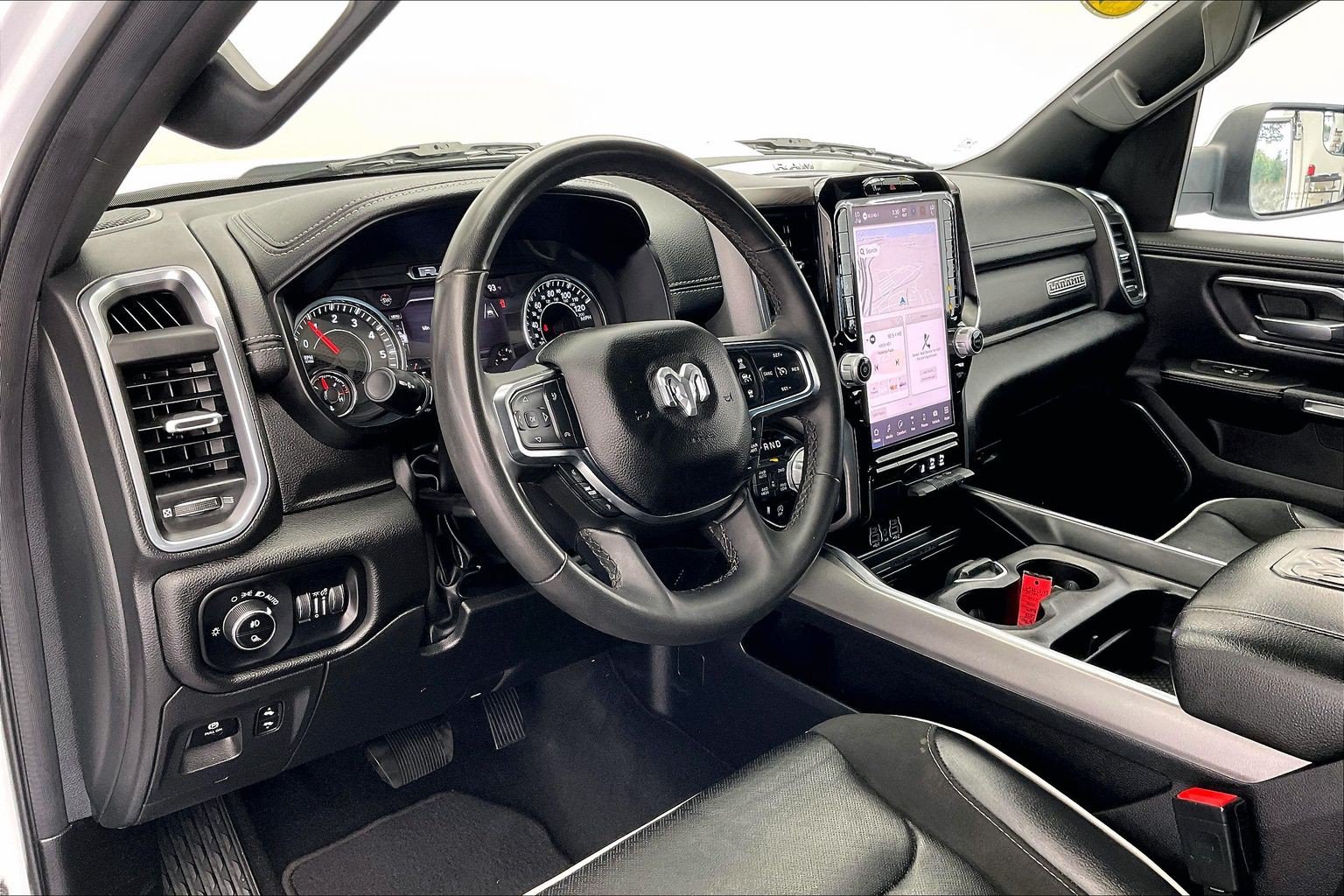 Used 2025 RAM 1500 Laramie AWD/4WD image 14