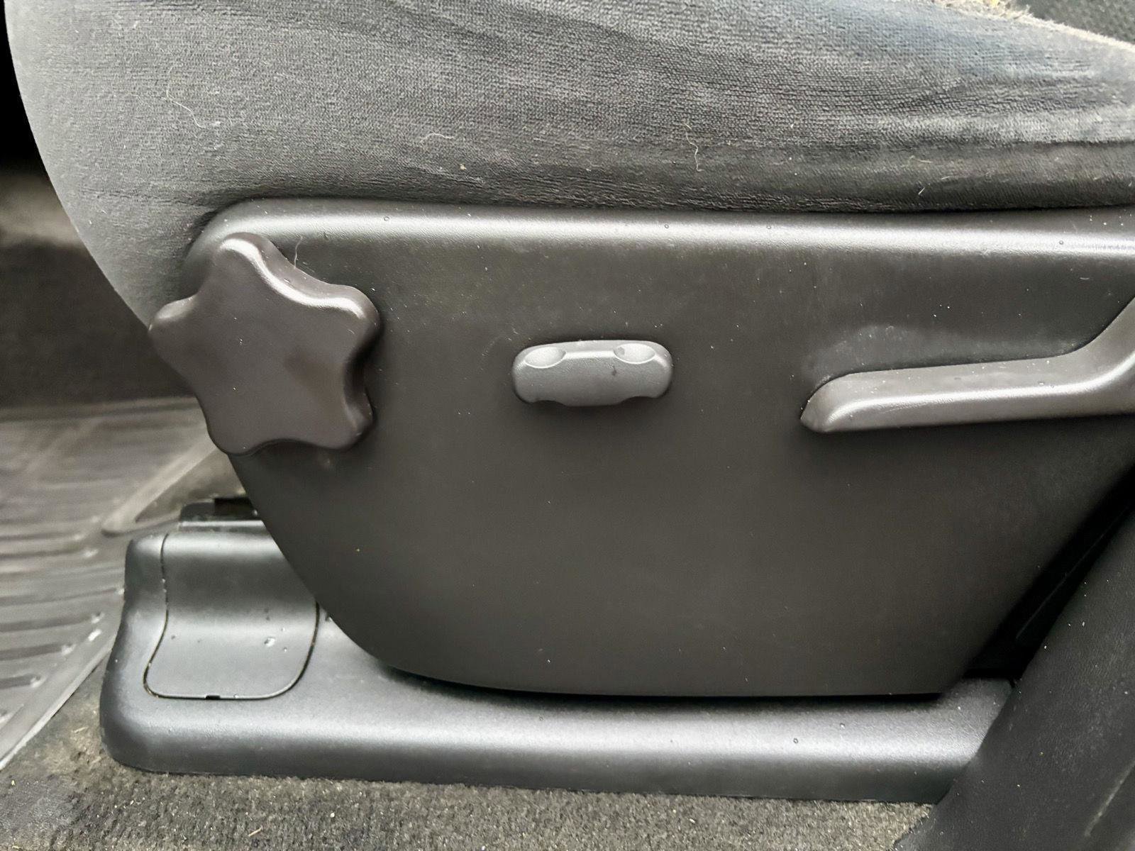 Used 2008 Chevrolet Silverado 2500 LT w/ 1LT Convenience Package image 18