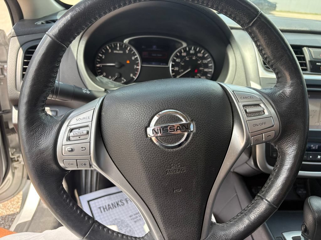 Used 2017 Nissan Altima 2.5 SV w/ Convenience Package FWD image 12