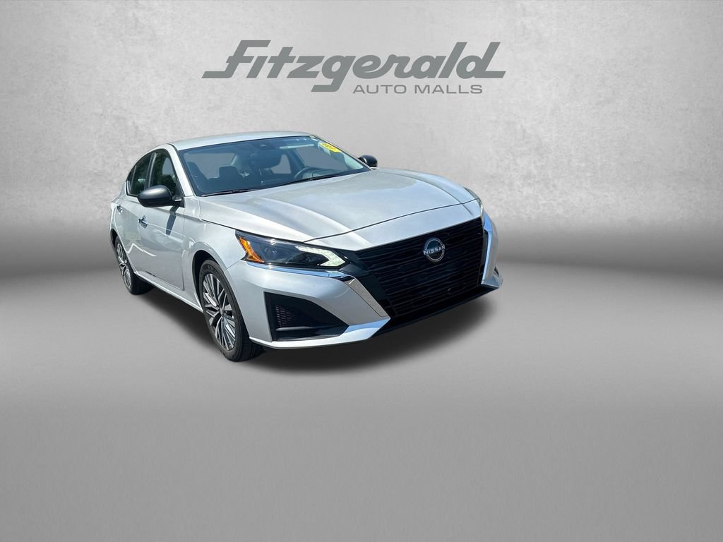 Used 2025 Nissan Altima 2.5 SV FWD image 1
