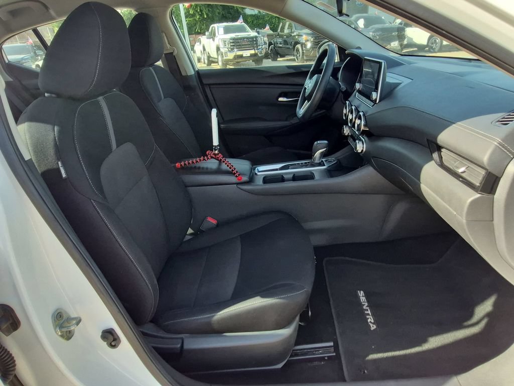 Used 2024 Nissan Sentra SV FWD image 23