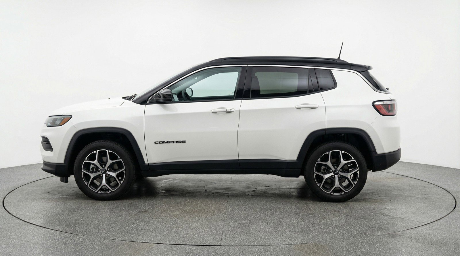 Used 2025 Jeep Compass Limited image 5