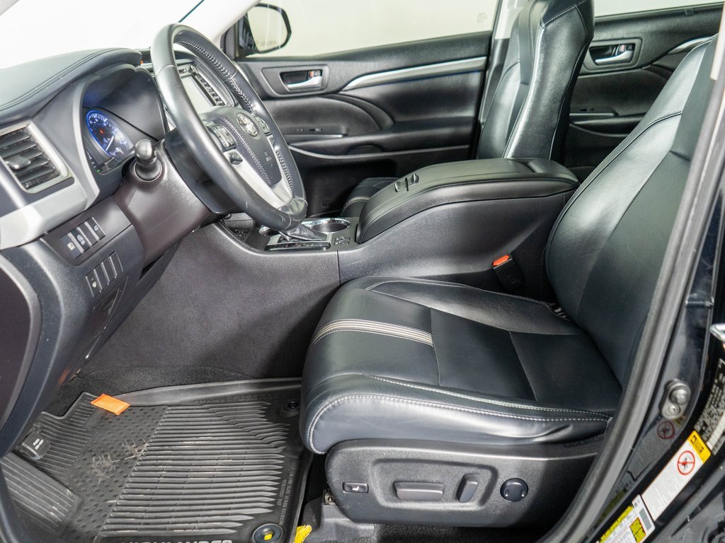 Used 2018 Toyota Highlander SE image 10