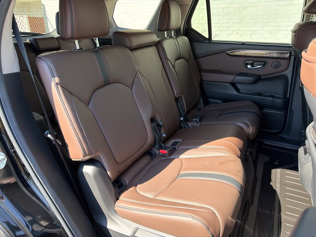 Used 2025 Honda Pilot Elite image 11