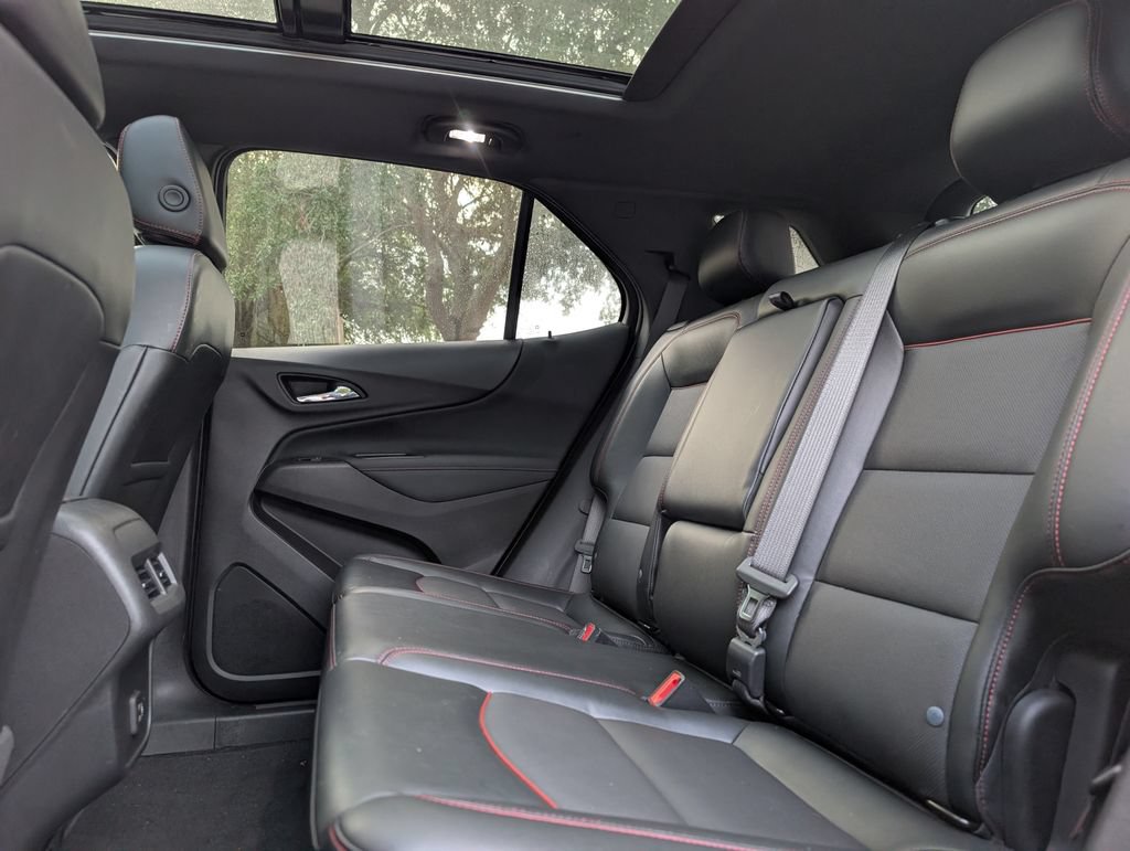 Used 2023 Chevrolet Equinox RS w/ RS Leather Package FWD image 17