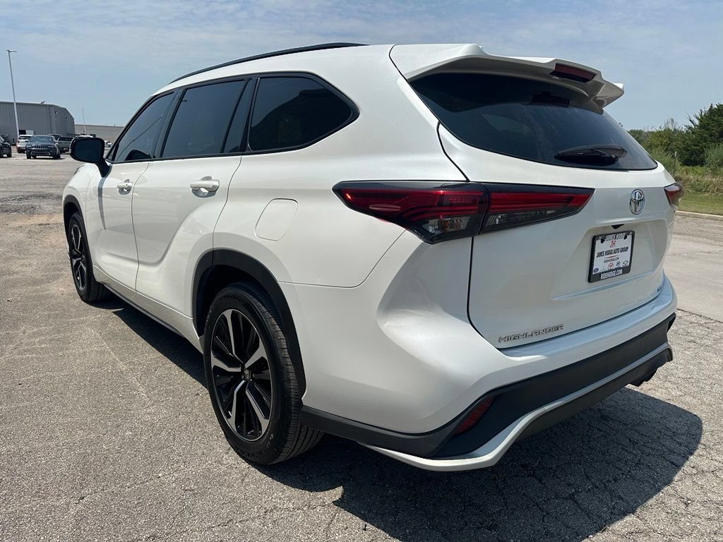 Used 2021 Toyota Highlander XSE FWD image 7