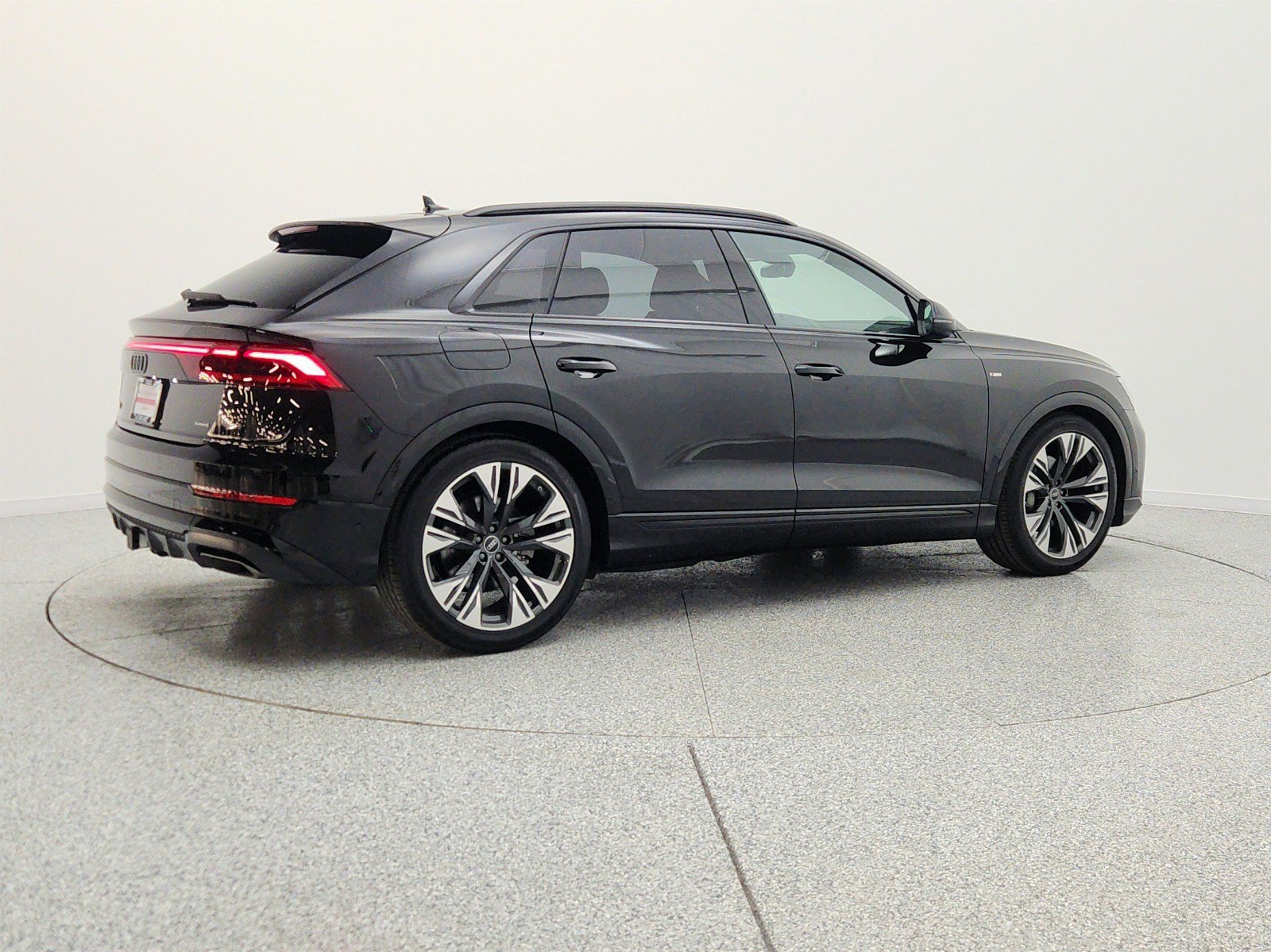 Used 2025 Audi Q8 Prestige w/ Prestige Package AWD/4WD image 5