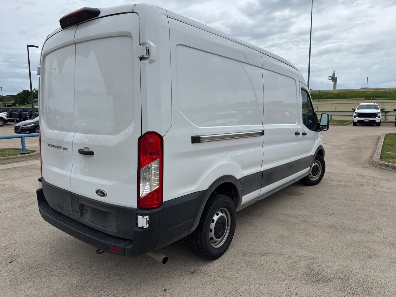 Used 2023 Ford Transit 250 Medium Roof image 8