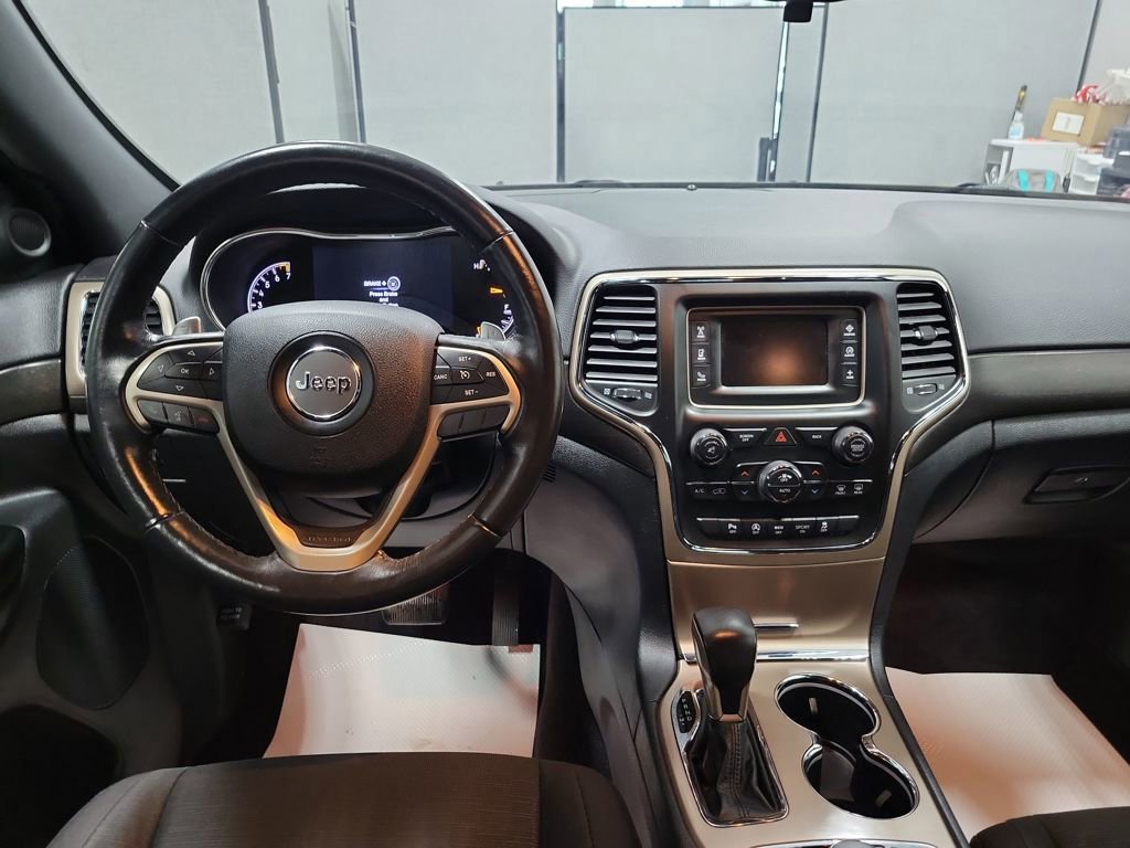 Used 2016 Jeep Grand Cherokee Laredo w/ Quick Order Package 23E image 3