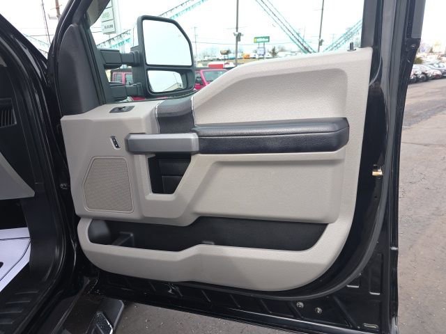 Used 2017 Ford F250 XLT w/ XLT Value Package image 39