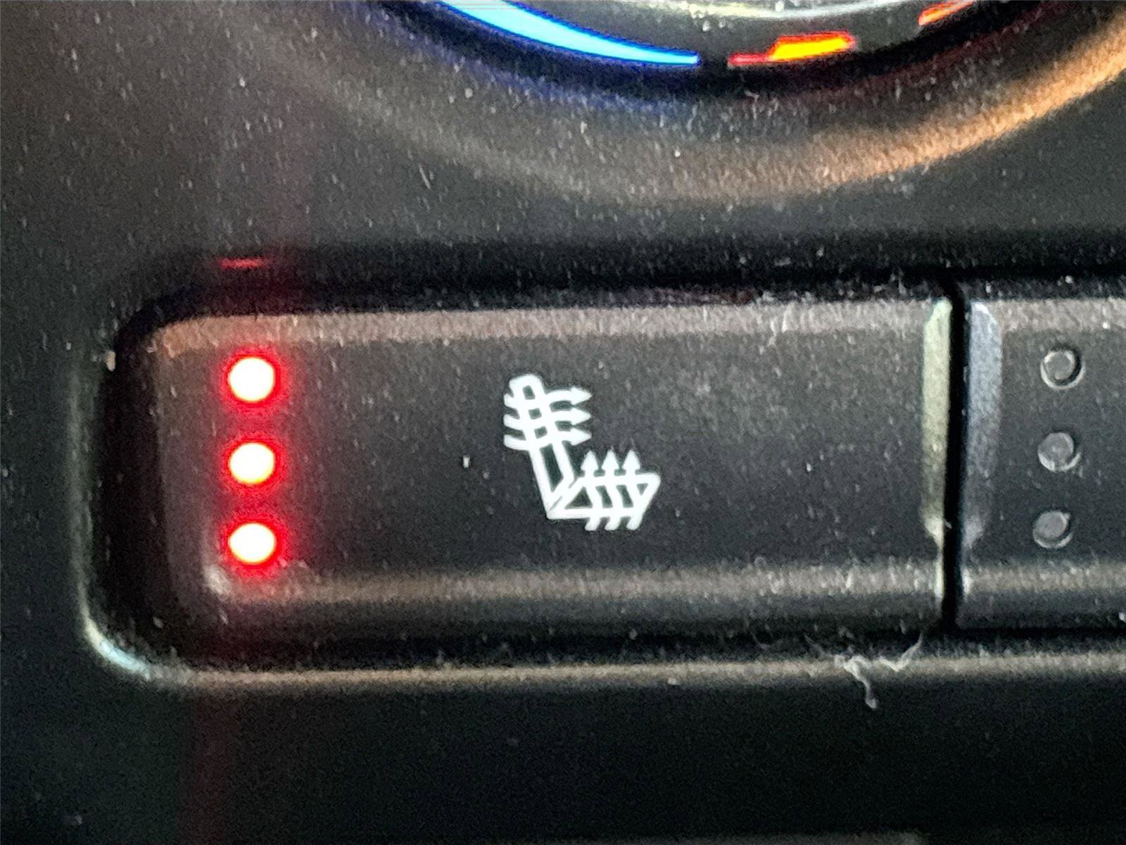 Used 2023 Chevrolet Suburban LT w/ Luxury Package image 20