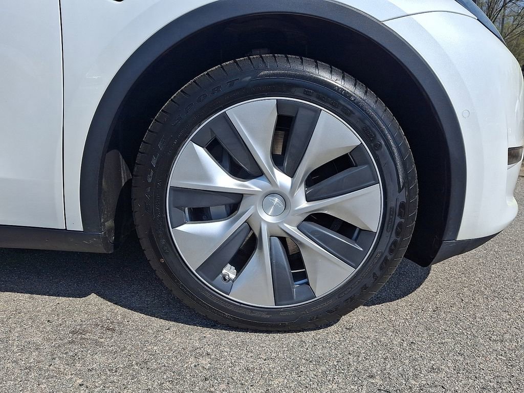 Used 2020 Tesla Model Y Long Range image 8