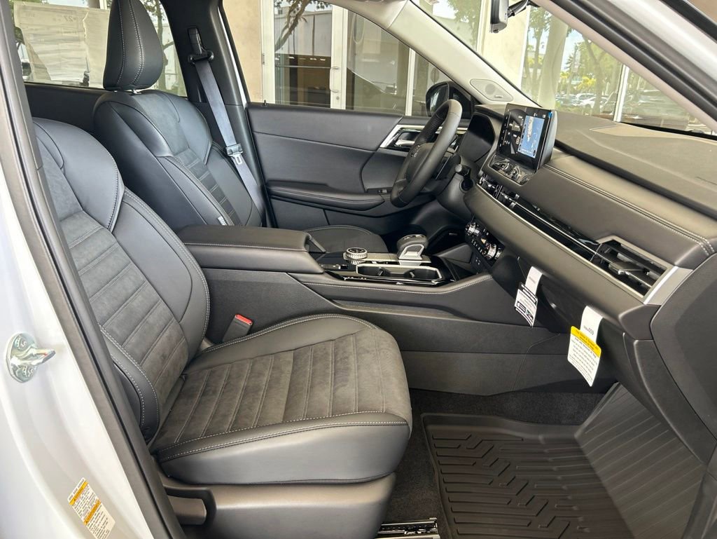 New 2026 Mitsubishi Outlander AWD image 23
