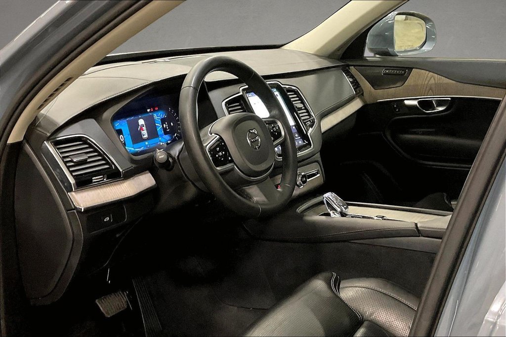 Certified 2023 Volvo XC90 B6 Ultimate w/ Protection Package Premier AWD/4WD image 18