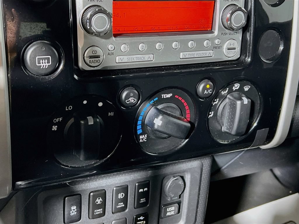 Used 2014 Toyota FJ Cruiser 4WD w/ Convenience Package image 14