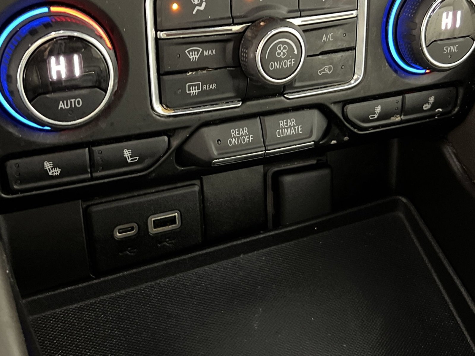 Used 2021 Chevrolet Tahoe Z71 w/ Z71 Off-Road Package image 34