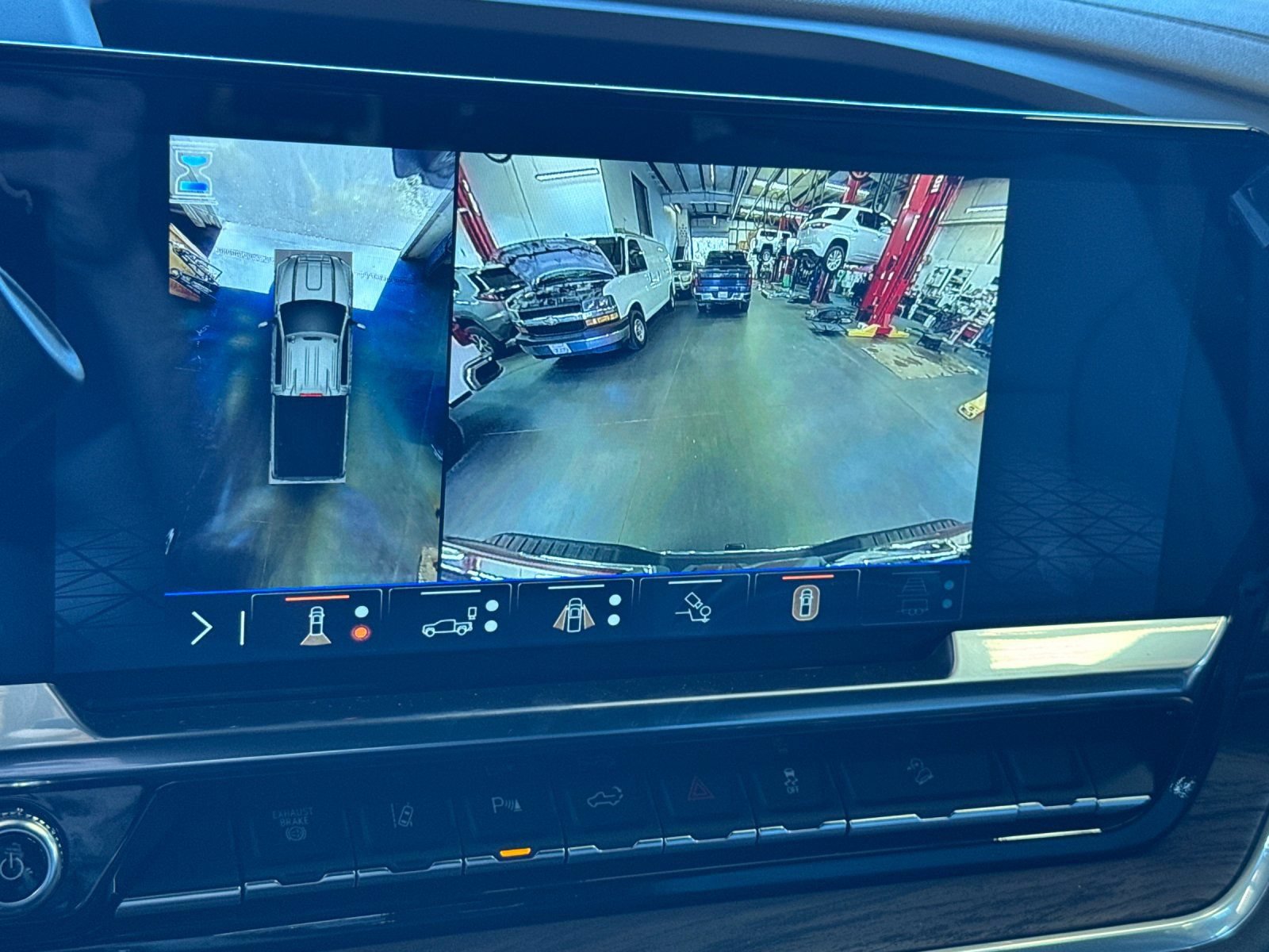 New 2026 GMC Sierra 2500 SLT w/ SLT Premium Package AWD/4WD image 22