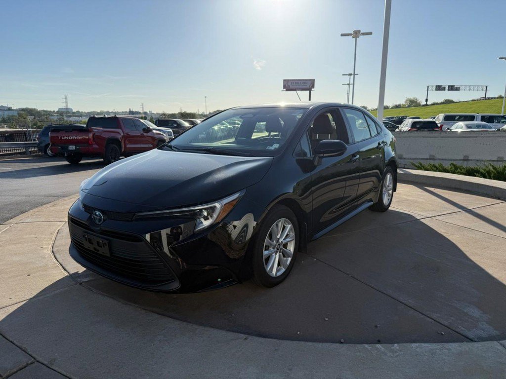 Certified 2025 Toyota Corolla LE w/ LE Premium Package image 9