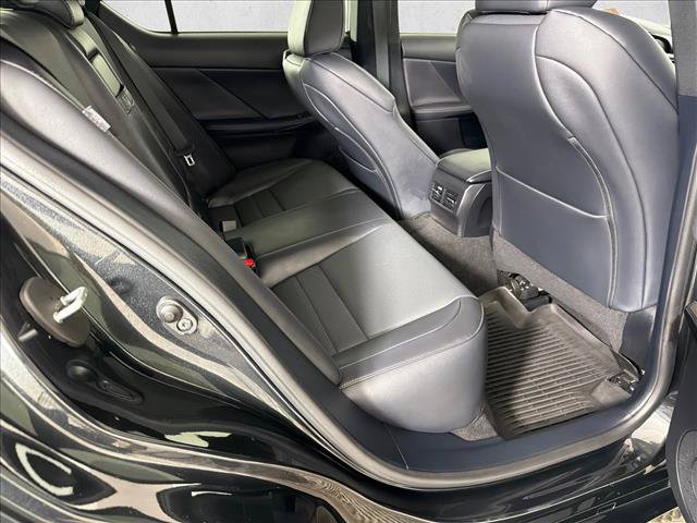 Used 2024 Lexus IS 300 F Sport RWD image 16