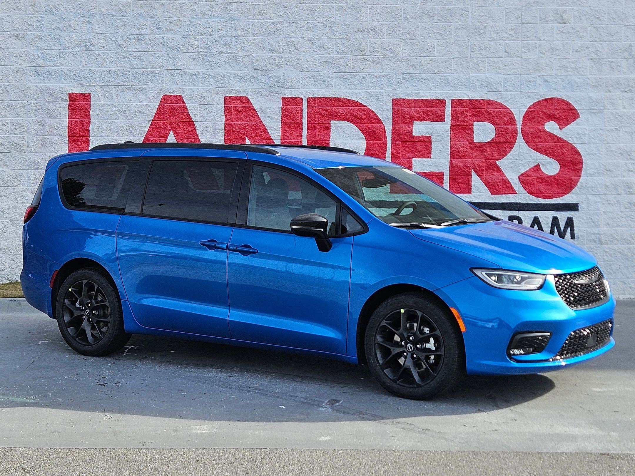 New 2026 Chrysler Pacifica Select image 1