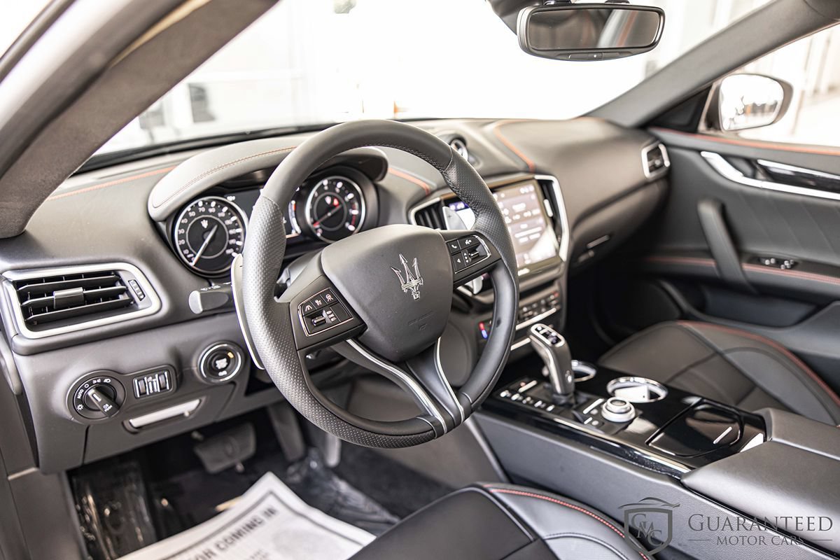 Used 2024 Maserati Ghibli Modena Q4 AWD/4WD image 21