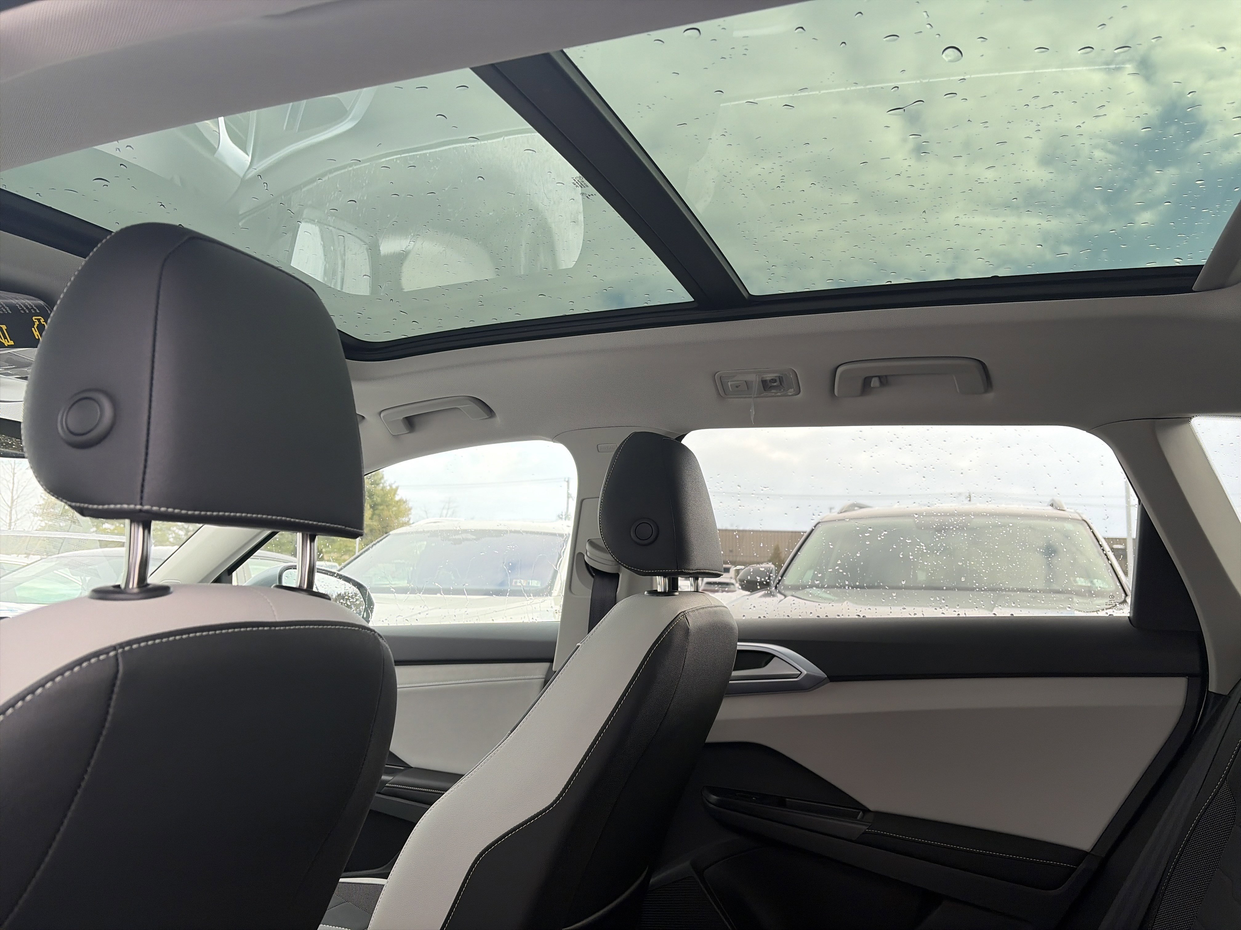 New 2026 Volkswagen Taos SE image 16