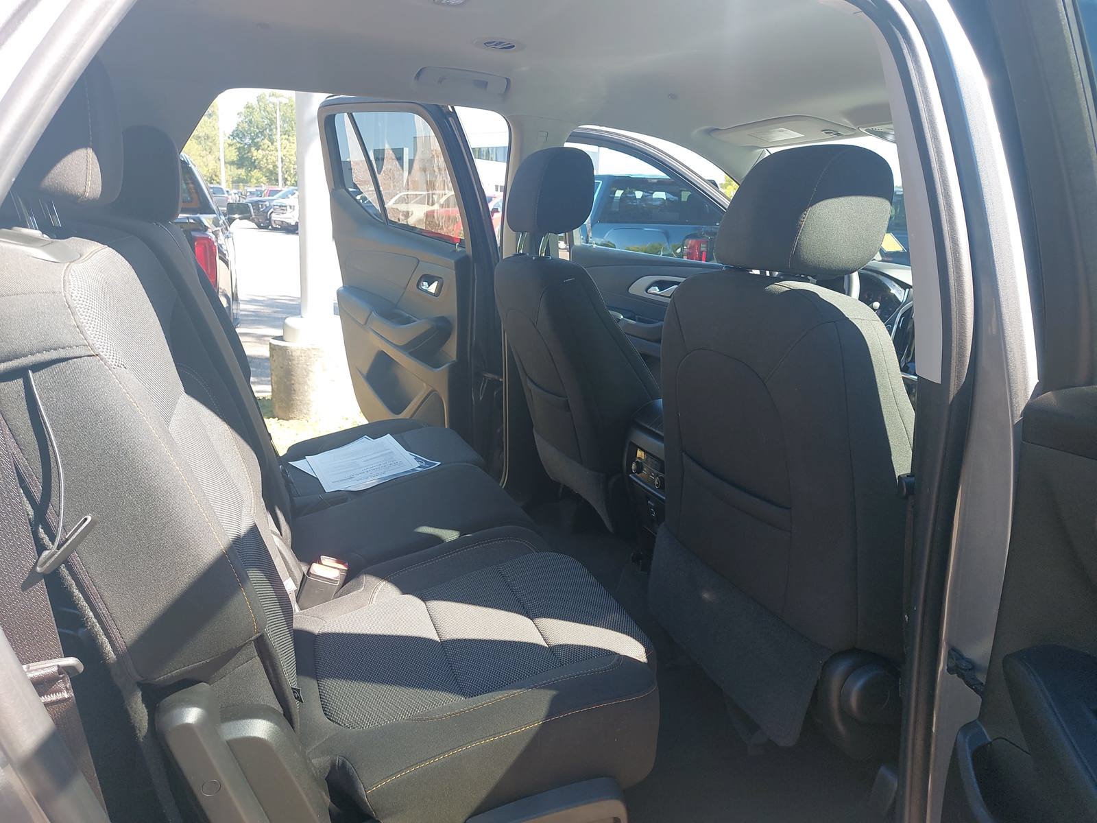 Used 2021 Chevrolet Traverse LS FWD image 11