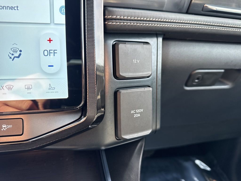 Used 2025 Ford F150 Lightning Platinum image 22