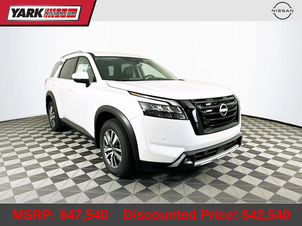 New 2025 Nissan Pathfinder SL w/ Black Appearance Package