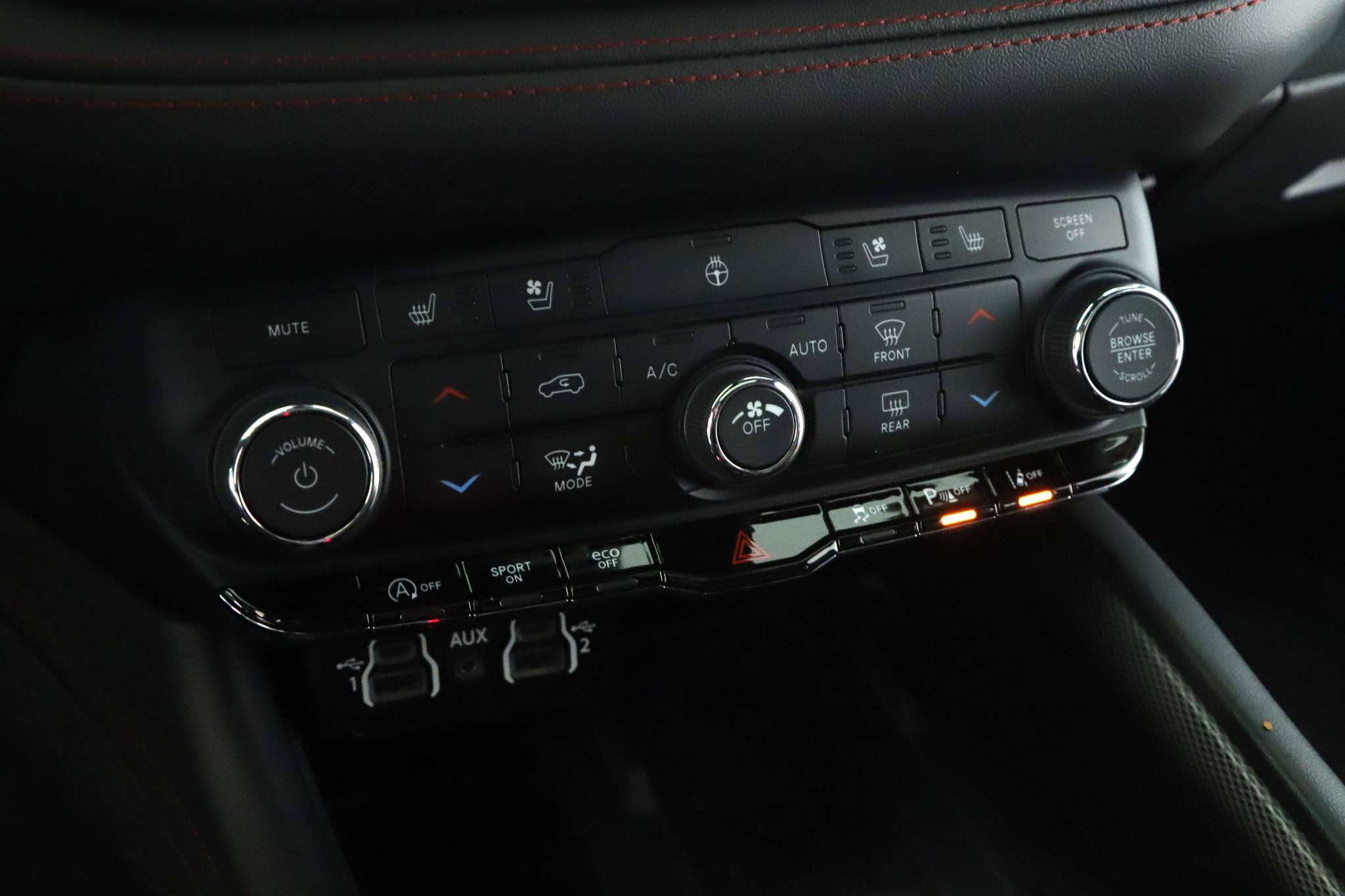 Used 2025 Dodge Durango GT AWD/4WD image 16