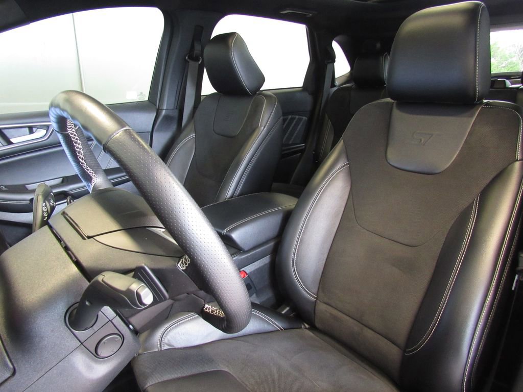 Used 2022 Ford Edge ST w/ Equipment Group 401A image 11