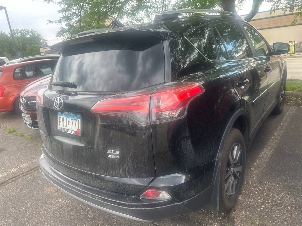Used 2017 Toyota RAV4 XLE AWD/4WD image 11
