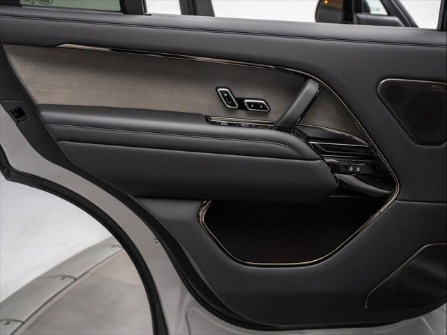 New 2026 Land Rover Range Rover SV AWD/4WD image 28