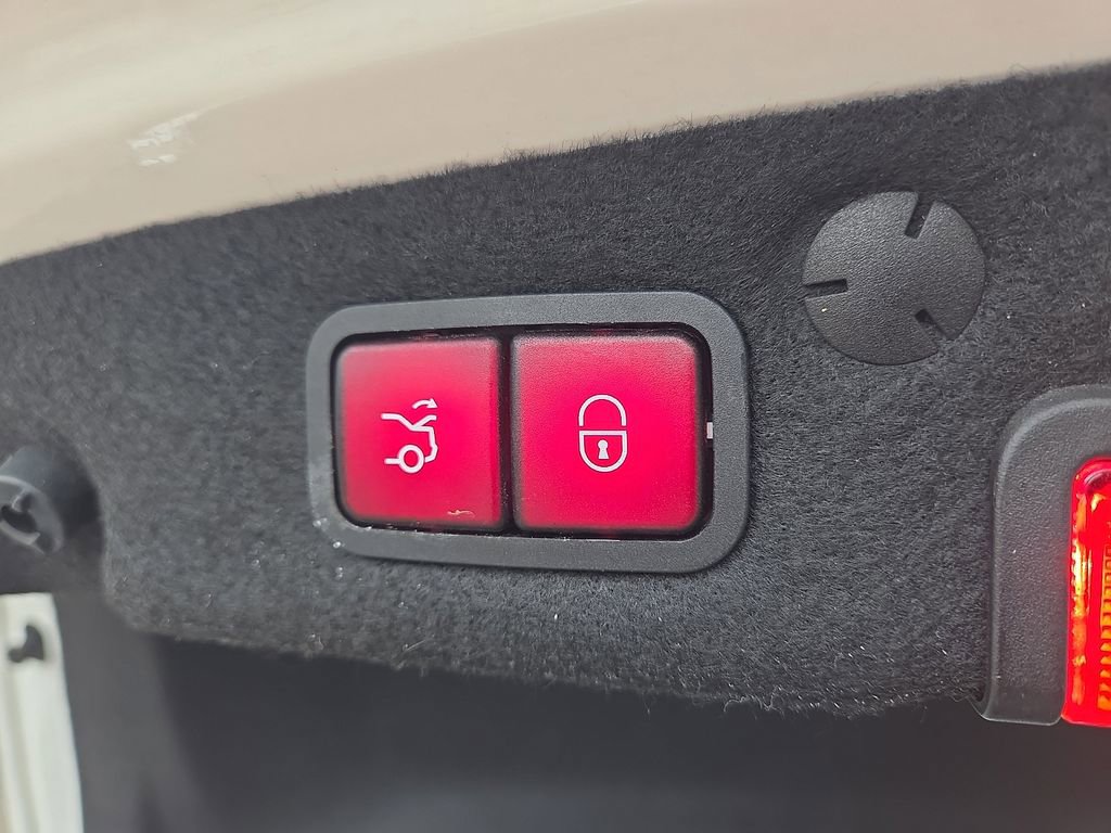 Used 2019 Mercedes-Benz C 300 4MATIC Sedan w/ Premium Package image 28