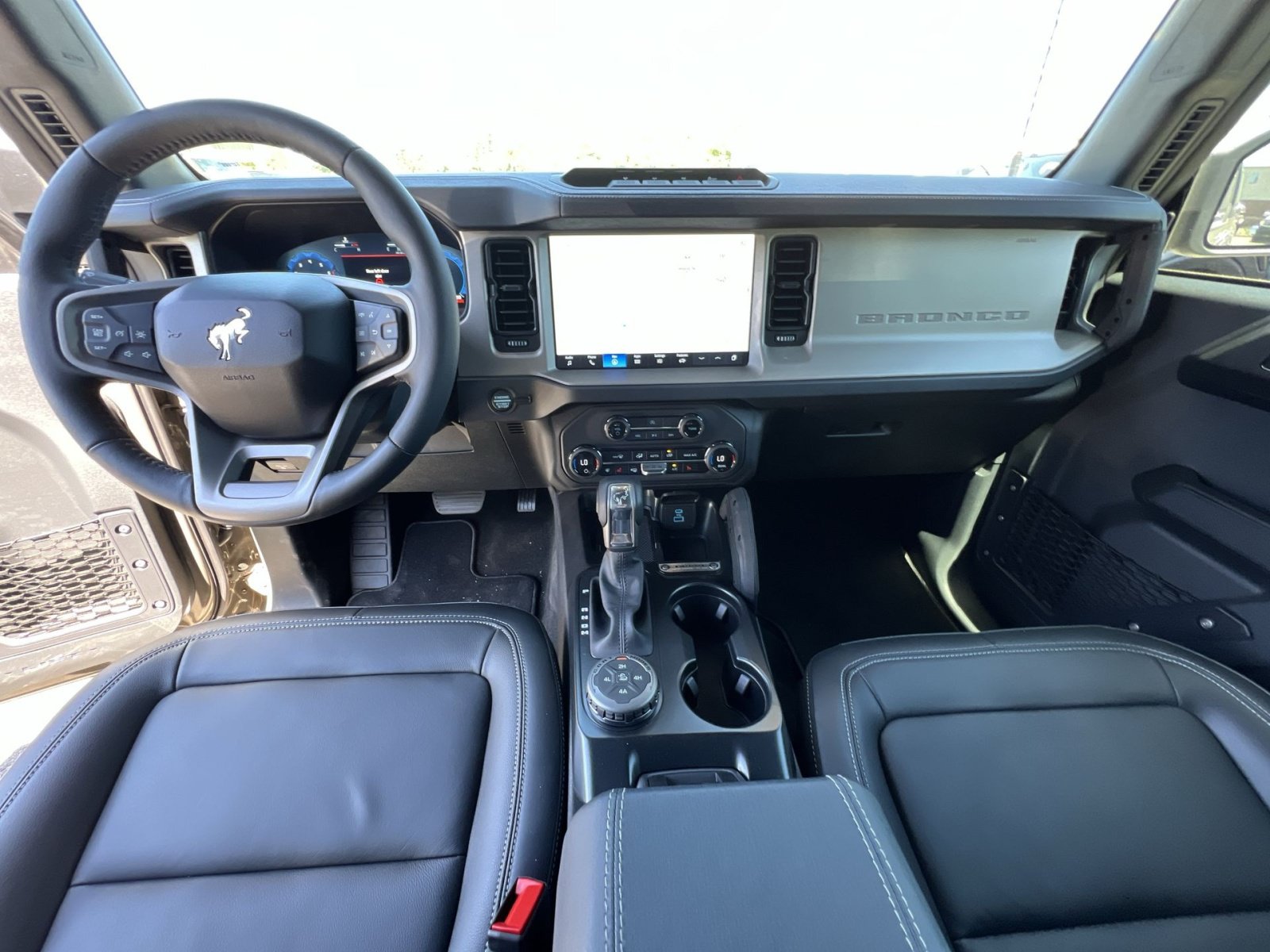New 2025 Ford Bronco Outer Banks w/ Sasquatch Package AWD/4WD image 31