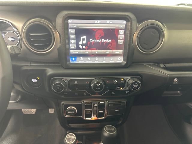 Used 2023 Jeep Wrangler Unlimited w/ 8.4" Radio Group image 21