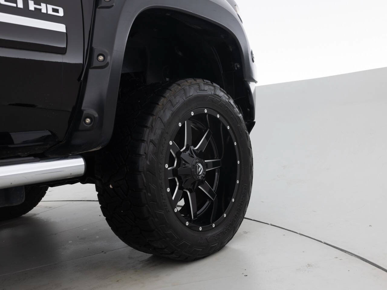 Used 2013 GMC Sierra 2500 Denali w/ Suspension Package, Off-Road AWD/4WD image 18