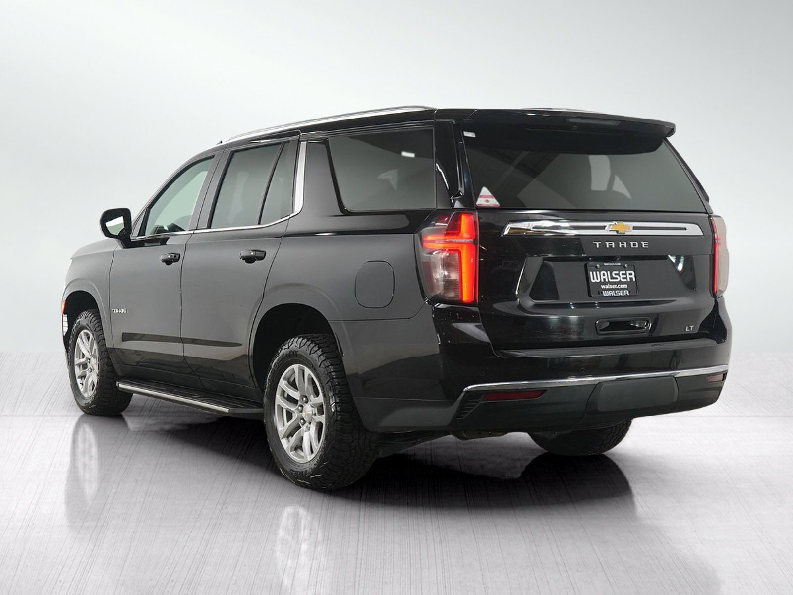 Used 2023 Chevrolet Tahoe LT AWD/4WD image 3