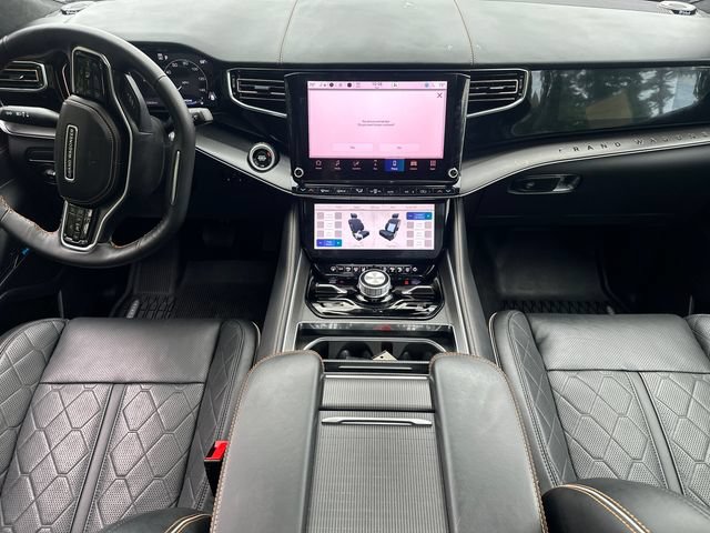 Used 2025 Jeep Grand Wagoneer Series III w/ Rear Seat Video Group 1 AWD/4WD image 23