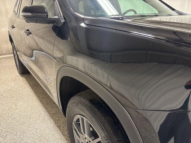 Used 2025 GMC Acadia Elevation image 8