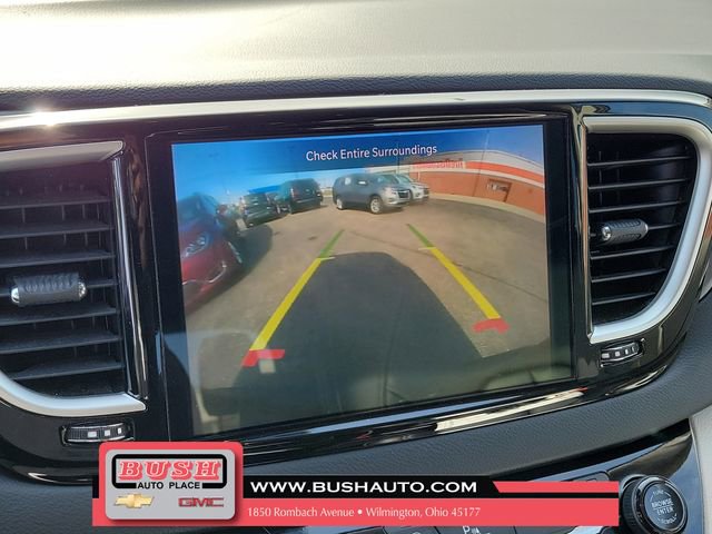 Used 2023 Chrysler Pacifica Touring-L image 27