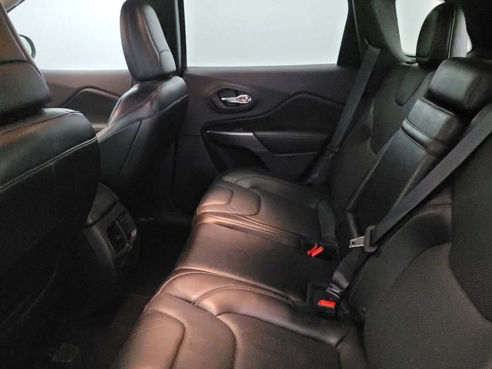 Used 2019 Jeep Cherokee Limited AWD/4WD image 18