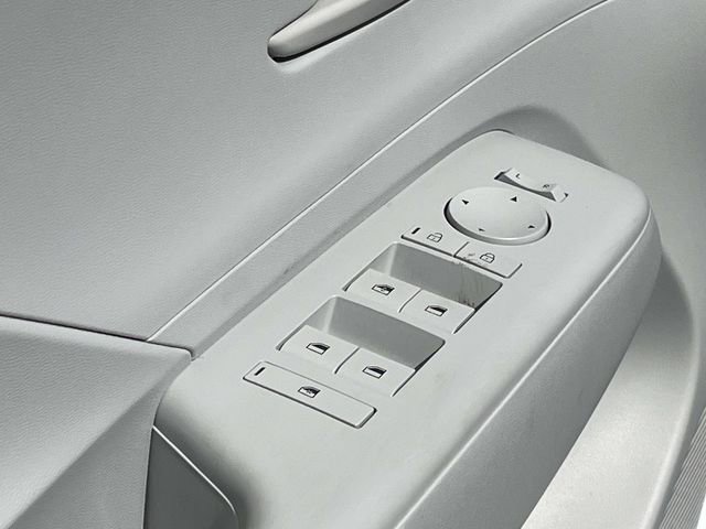 Certified 2025 Hyundai Kona SE image 24