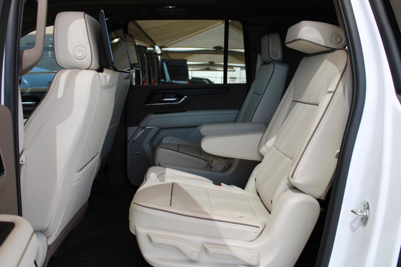 Used 2026 GMC Yukon XL Denali w/ Denali Reserve Package AWD/4WD image 14