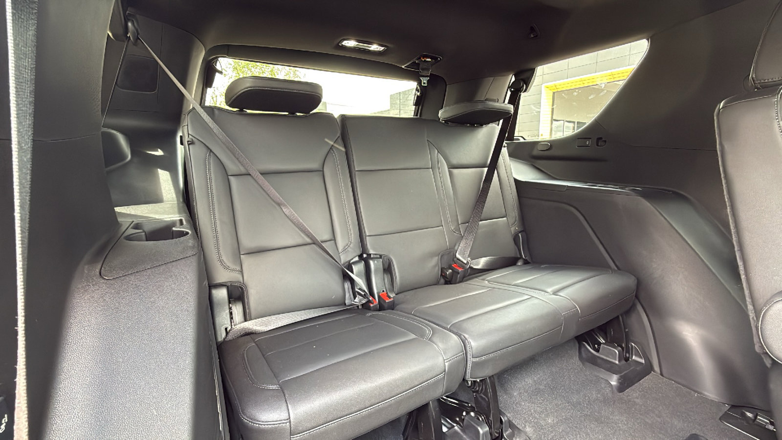 Used 2024 Chevrolet Tahoe Z71 w/ Luxury Package AWD/4WD image 25