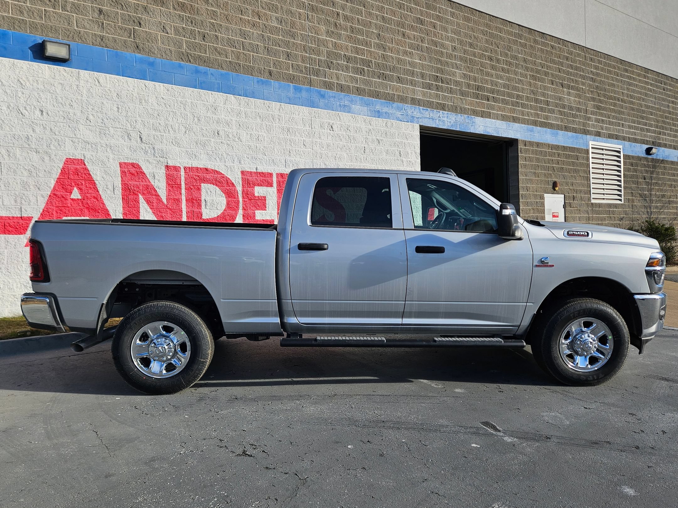 New 2026 RAM 2500 Tradesman AWD/4WD image 8