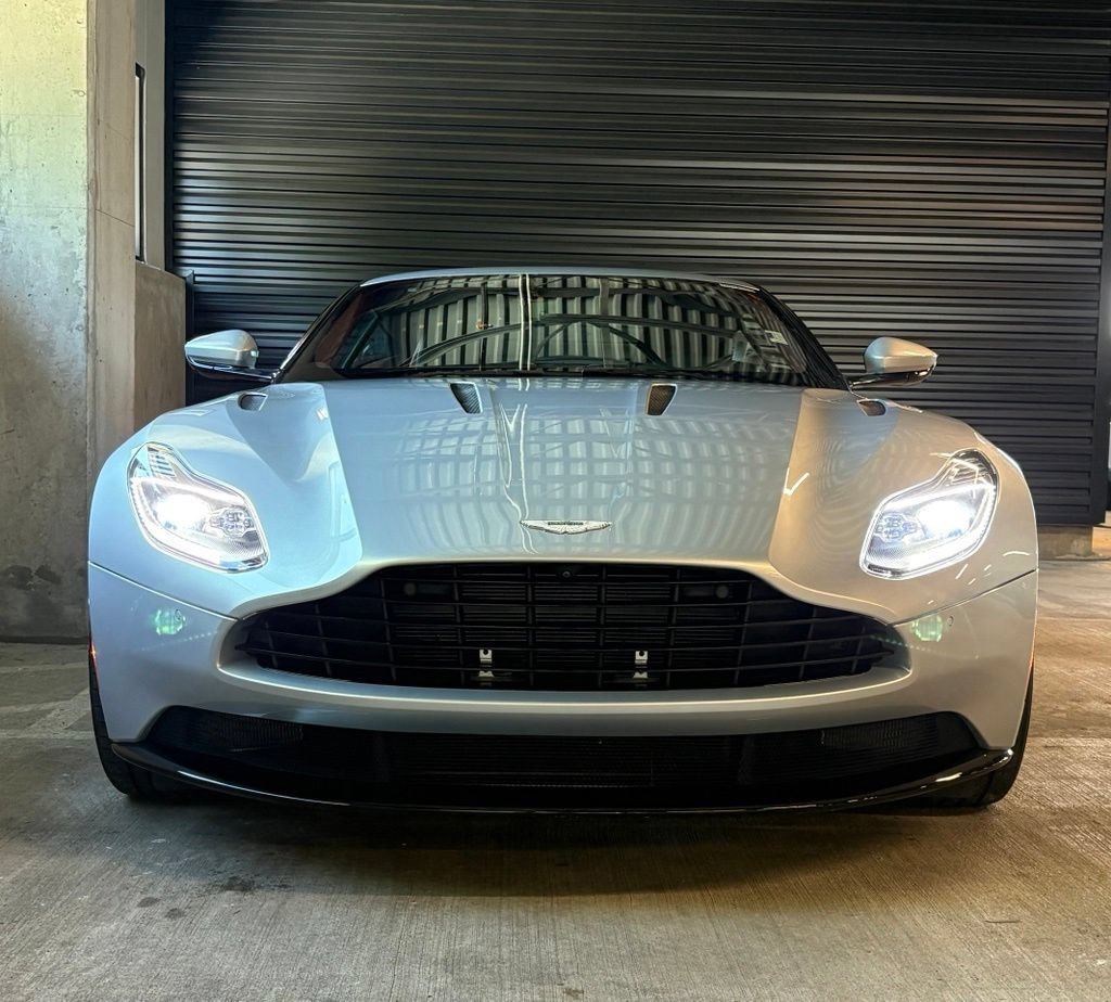 Used 2017 Aston Martin DB11 V12 RWD image 7