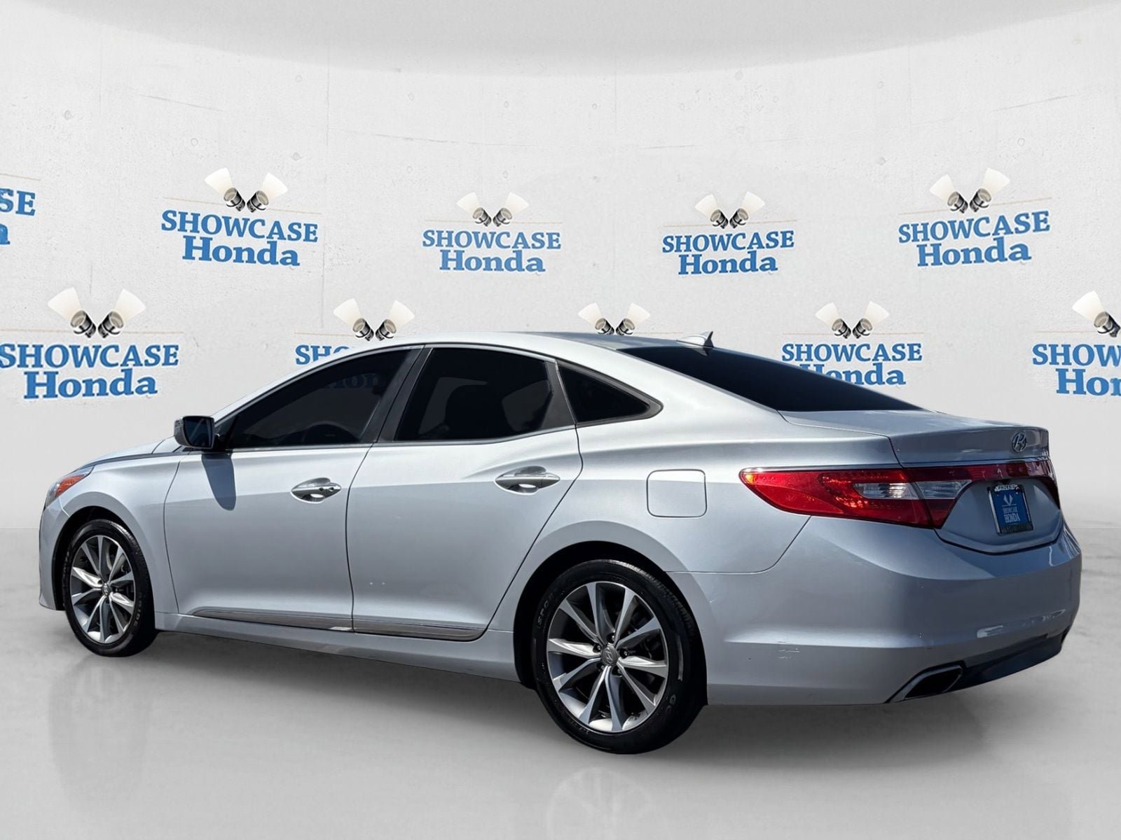Used 2016 Hyundai Azera FWD image 4