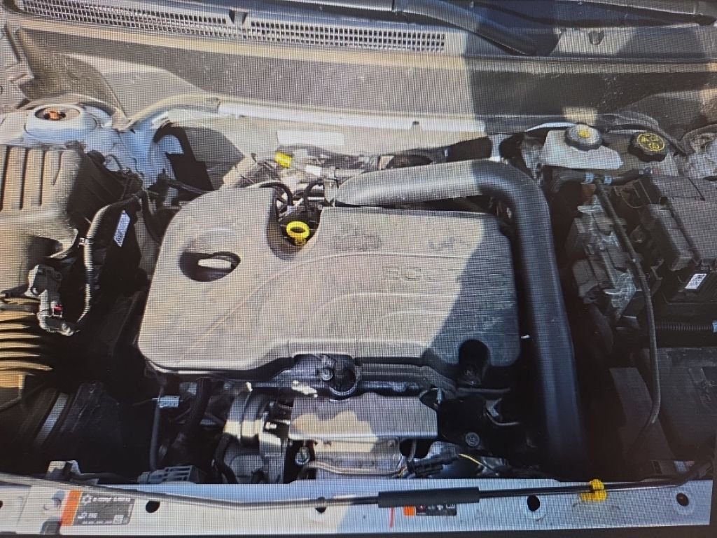 Used 2023 GMC Terrain SLT w/ Tech Package image 22